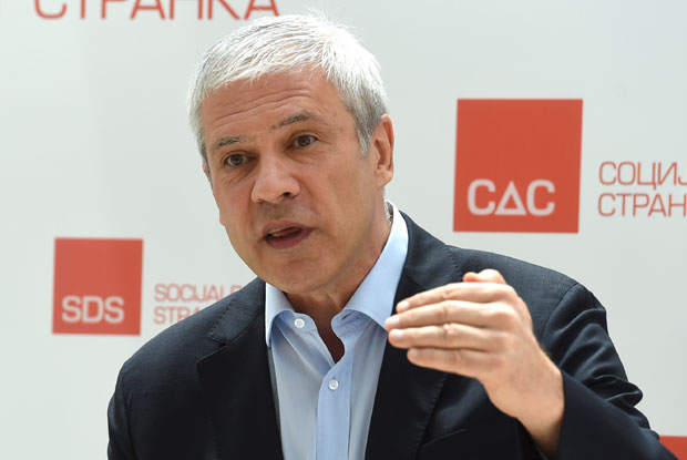 Тадић се одриче суда у Хагу